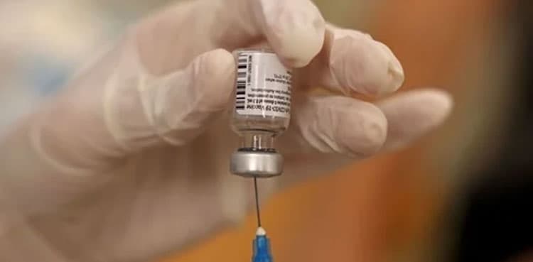 Explainer: The case for, and against, COVID-19 vaccine boosters