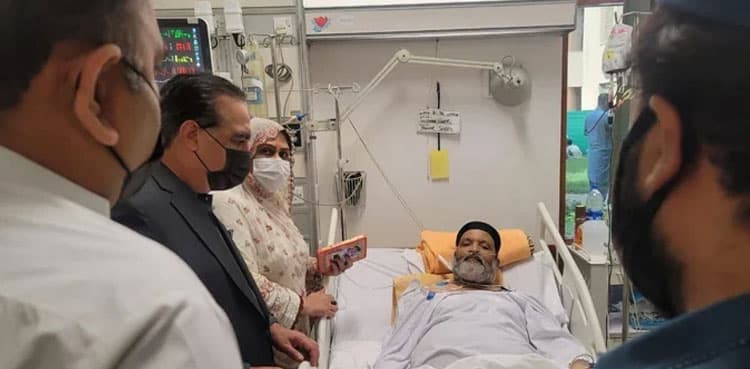 Govt forms medical board for Umer Sharif's treatment abroad