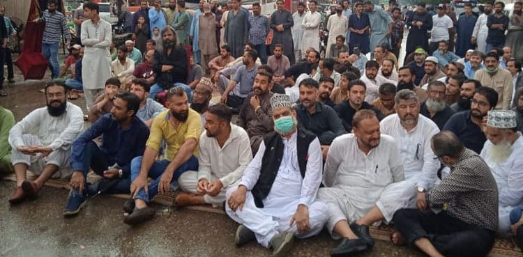 Karachi traders end sit-in after talks with Sindh minister