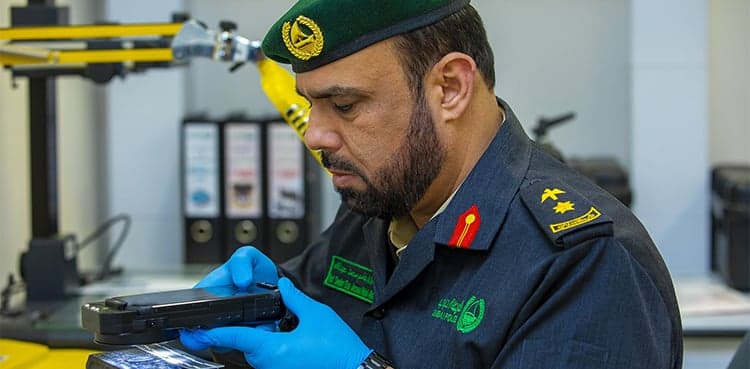 Dubai Police develops cutting-edge fingerprint lifting device