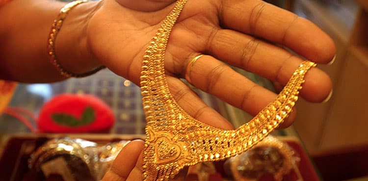 Gold rates continue to rise in Pakistan
