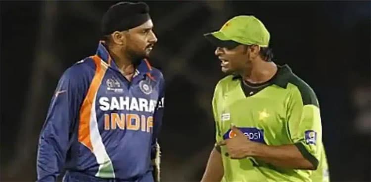 'Kahan ho yaar': Shoaib Akhtar trolls Harbhajan Singh after Pakistan win   