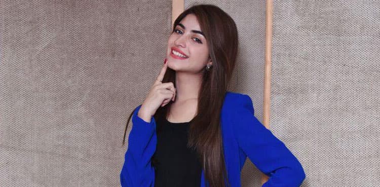 VIRAL: Kinza Hashmi looks elegant in new pictures
