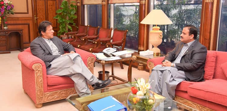PM Imran Khan, CM Buzdar discuss law and order situation in Punjab