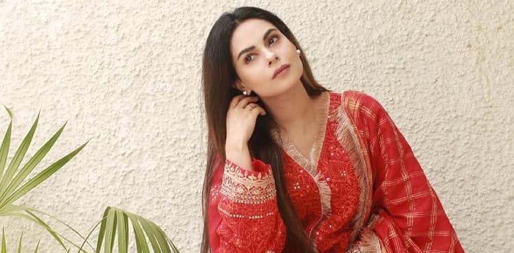 #BCW: Amar Khan's ramp walk with Shazia Manzoor is a visual treat