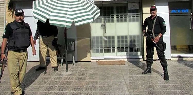 Over Rs800,000 looted in Karachi bank heist