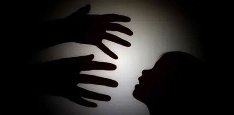 Karachi: 10-year-old girl raped by three men