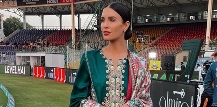 Erin Holland's desi look goes viral