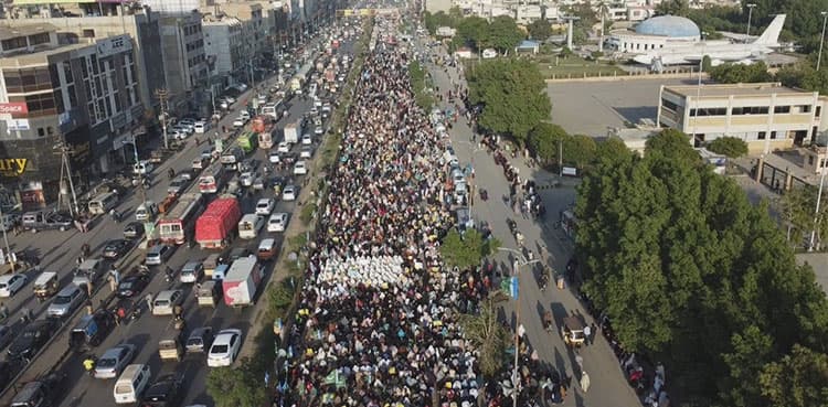JI stages sit-in of women against Sindh LG law in Karachi