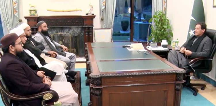 Maulana Tariq Jameel lauds PM for implementing 'Medina state model'