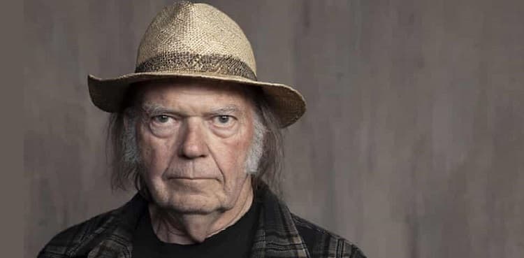 Neil Young threatens Spotify to pull off his music