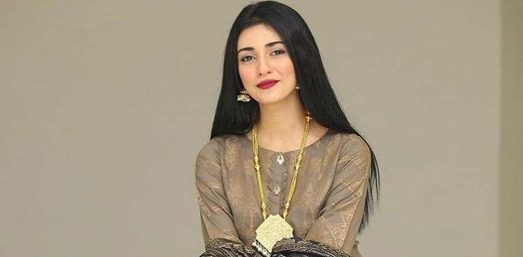 Sarah Khan awes fans with latest Instagram post