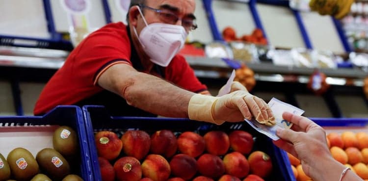 UK inflation hits 40-year record, highest in G7