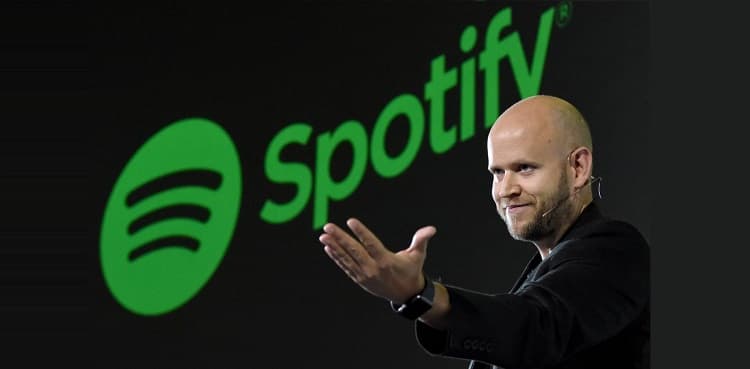 CEO Spotify defends Joe Rogan deal after stock falls