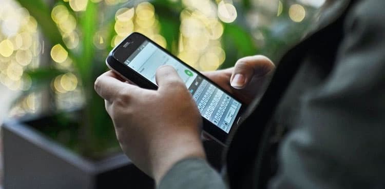 Easy steps: How to change colour of WhatsApp keyboard