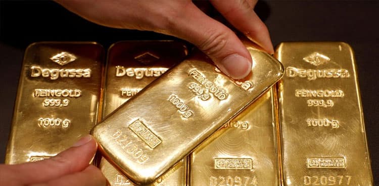 Gold prices hit 1-month high