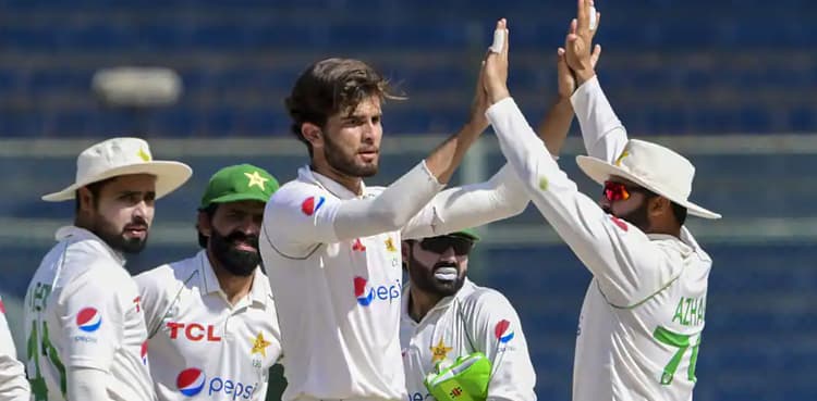 #PAKvAUS: Shaheen Afridi rattles Australian batting order; video goes viral