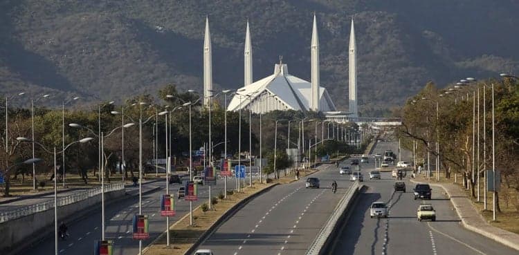 Islamabad shuts markets by 9 PM under section 144