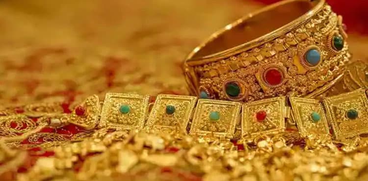 Gold rates register decrease in Pakistan