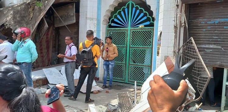 Jahangirpuri: Pakistan expresses concern over bulldozing of Muslim-owned properties in India