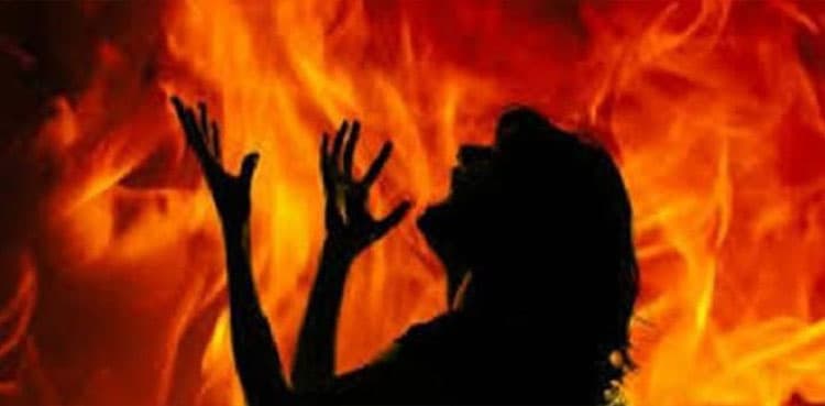 Gujranwala husband burns wife alive for not giving him a son