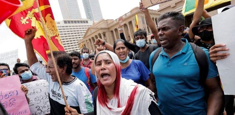 Sri Lanka protesters storm President's House after clashes with police