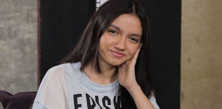 Actor Aina Asif speaks about 'being popular in school'