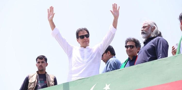 PTI's Azadi March enroute to Islamabad amid blockades, crackdown, shelling