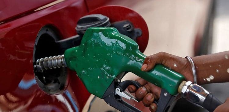 Sindh CM, ministers, govt officials to face 40pc cut in fuel quota