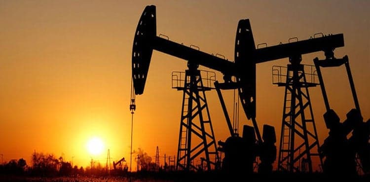 Oil edges higher; market wary of US inflation data
