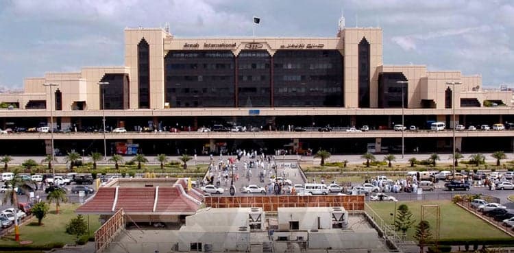 Pakistan airports to switch to solar power
