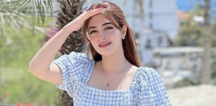 VIRAL: Nawal Saeed drops jaws with dreamy vacation clicks