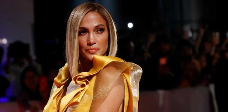 Jennifer Lopez considers quitting showbiz