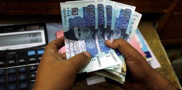 Punjab govt raises workers' minimum wage to Rs25,000
