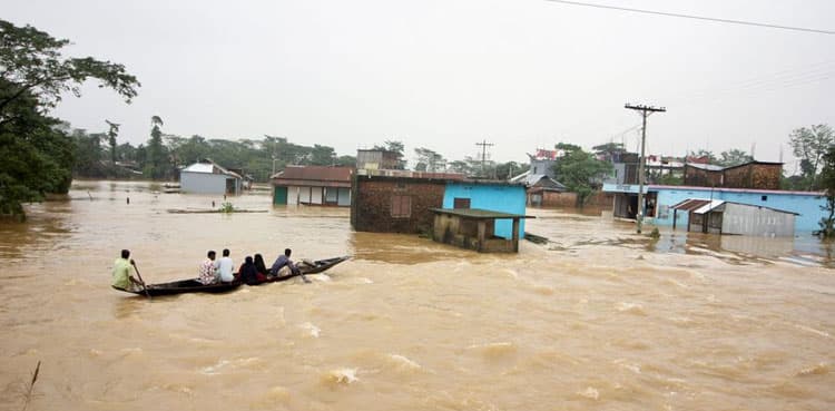 Nearly 300,000 Bangladeshis in emergency shelters after floods