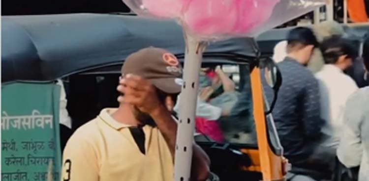 Viral video: Man selling cotton candy breaks down in middle of road