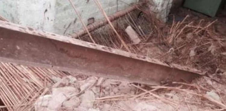 School roof collapse injures eight children in Tando Adam