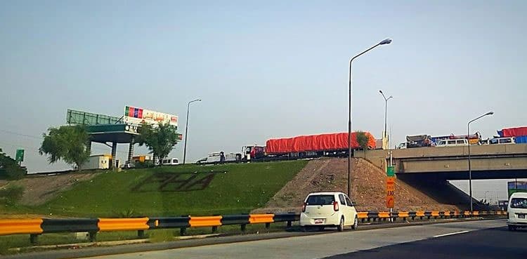 Public transporters block Lahore's Babu Sabu interchange