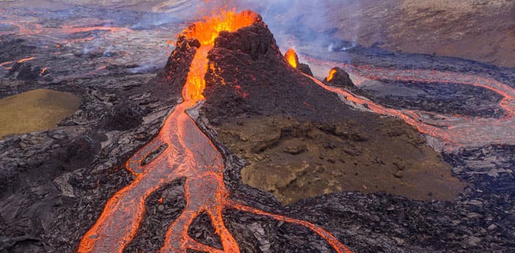 Icelandic volcano erupts for third time since December