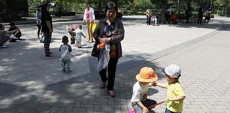 Record fall in Japanese nationals as population declines