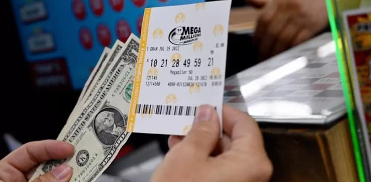 Lottery player wins jackpot topping $1.3 billion