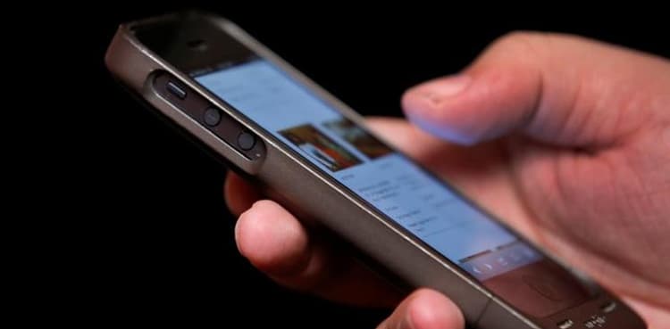 16-year-old girl tries to sell blood to buy smartphone
