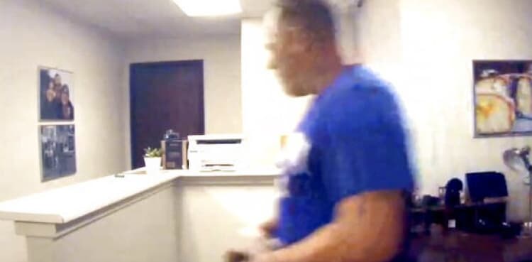 VIRAL: Burglar forgets keys on crime scene
