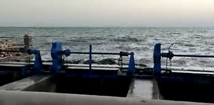 Kachho hill torrents surge water level in Manchhar Lake