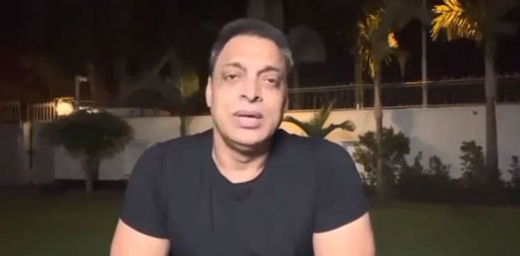 'Brainless Captaincy': Shoaib Akhtar reacts to Pakistan's loss against India