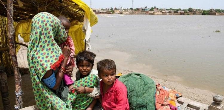 Larkana: Flood survivor gives birth to newborn, names ‘Sailab Khan’