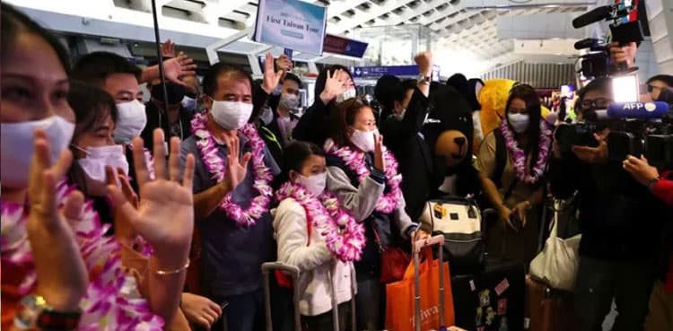 Taiwan welcomes back visitors after ending COVID quarantine rules