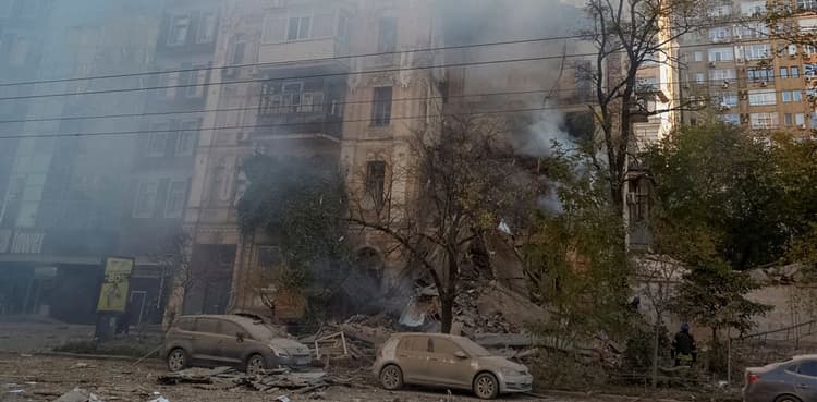 Ukraine faces power cuts after Russian strikes, more flee Kherson