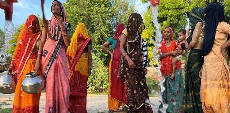 Indian village residents fulfil Bollywood dreams via YouTube
