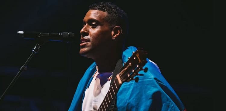 Haitian singer Mikaben dies during Paris concert